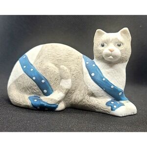 Mary Lake Thompson Silvestri Porcelain Gray And White Kitty Cat Figurine